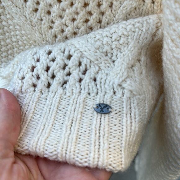 American Eagle Outfitters Pullover Ivory Cream Sweater Women's Size Small - Picture 6 of 9